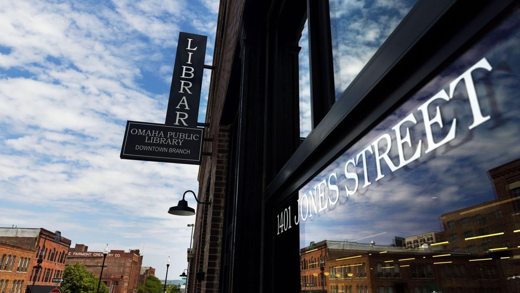 'Braiding Sweetgrass,' by botanist Robin Wall Kimmerer, is 2023's Omaha Reads book